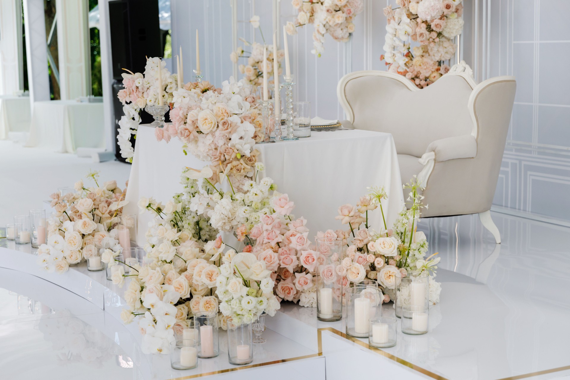 Beautifully decorated table for brides. A place to celebrating